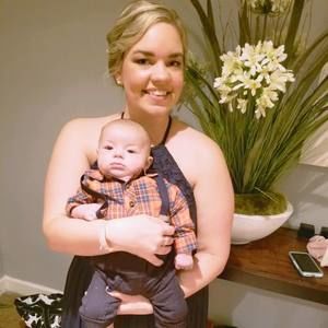 Meet your Posher, Caitlin